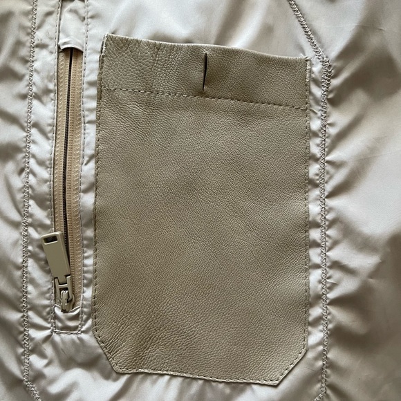 Beautiful Tahari Tech James Bond raincoat - Picture 8 of 12